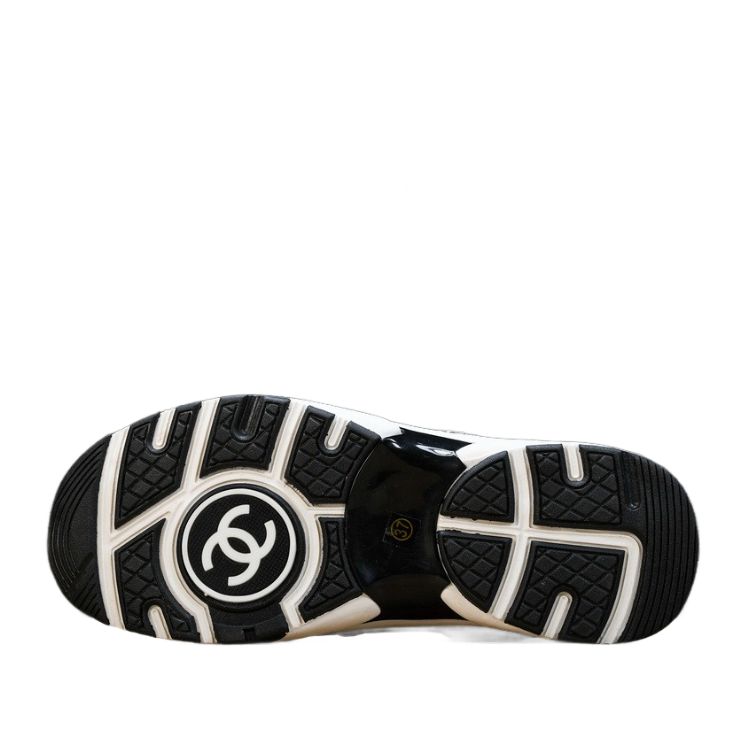 Low-Top Sneaker 'Black & White Suede' - Image 3