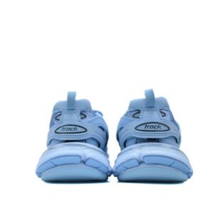 Track ‘Light Blue’