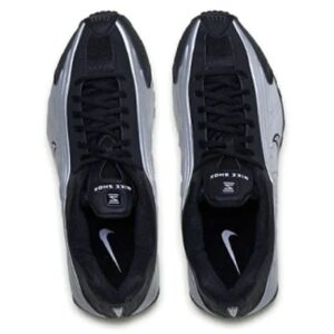 Shox R4 ‘Black Silver’